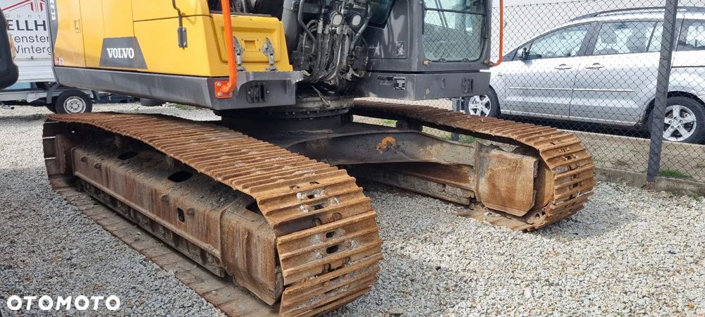 Volvo EC220E L - 11