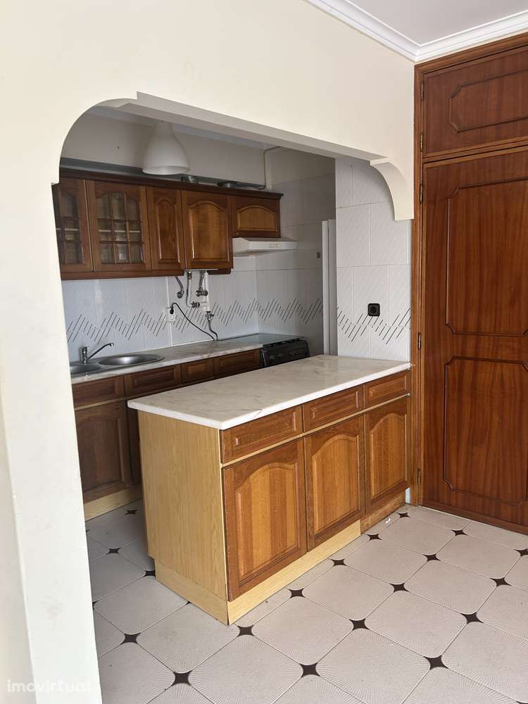 T1 com varanda para arrendamento - Grande imagem: 4/12