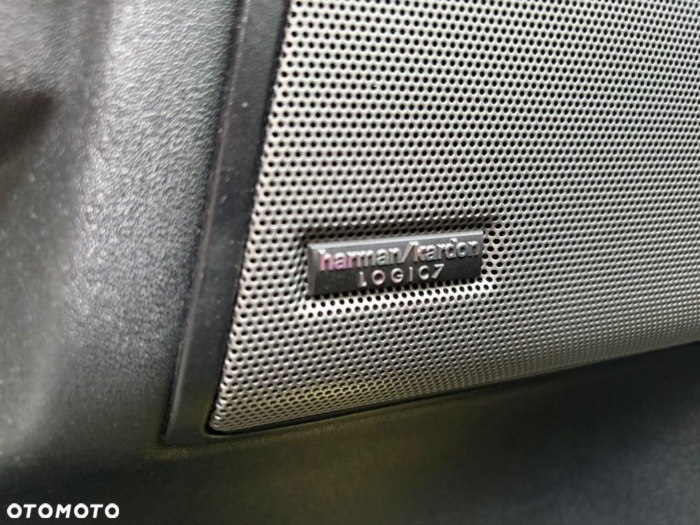 Land Rover Discovery 2011 photo 2