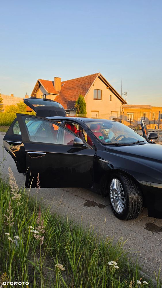 Alfa Romeo 159 Sportwagon 1.9JTDM Q-Distinctive - 11