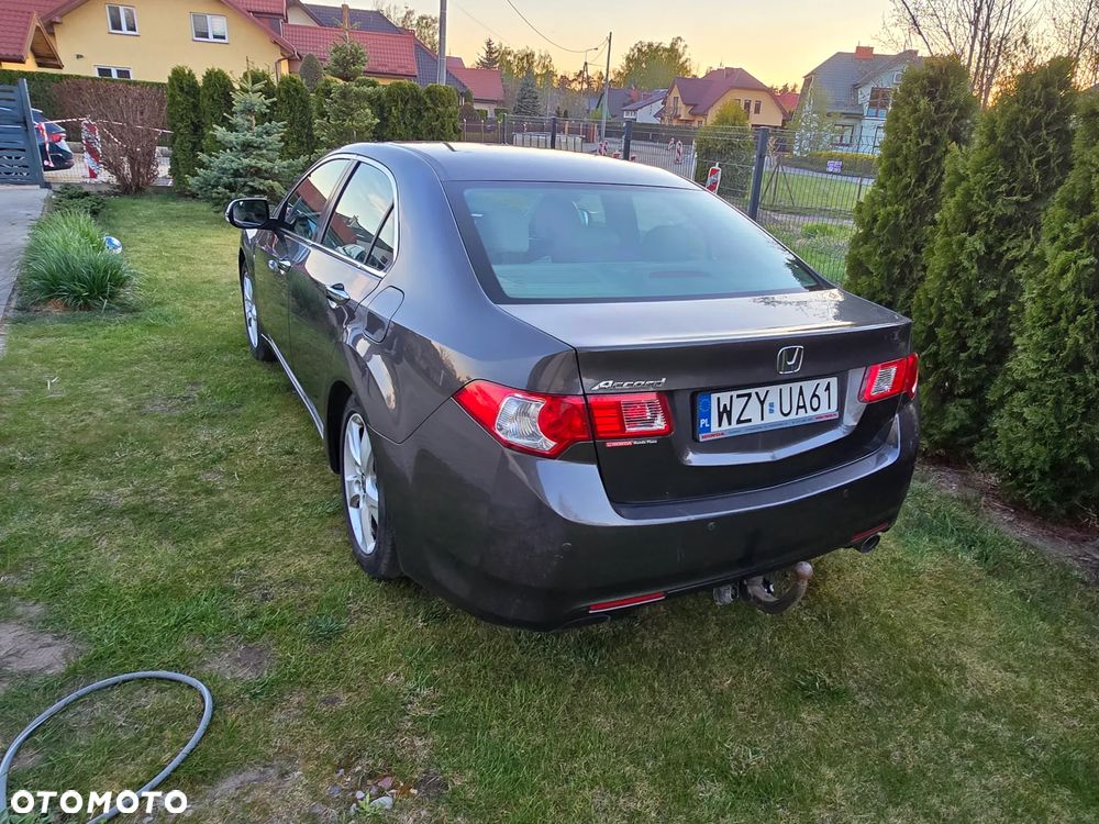Honda Accord 2.0 Executive Navi - 2