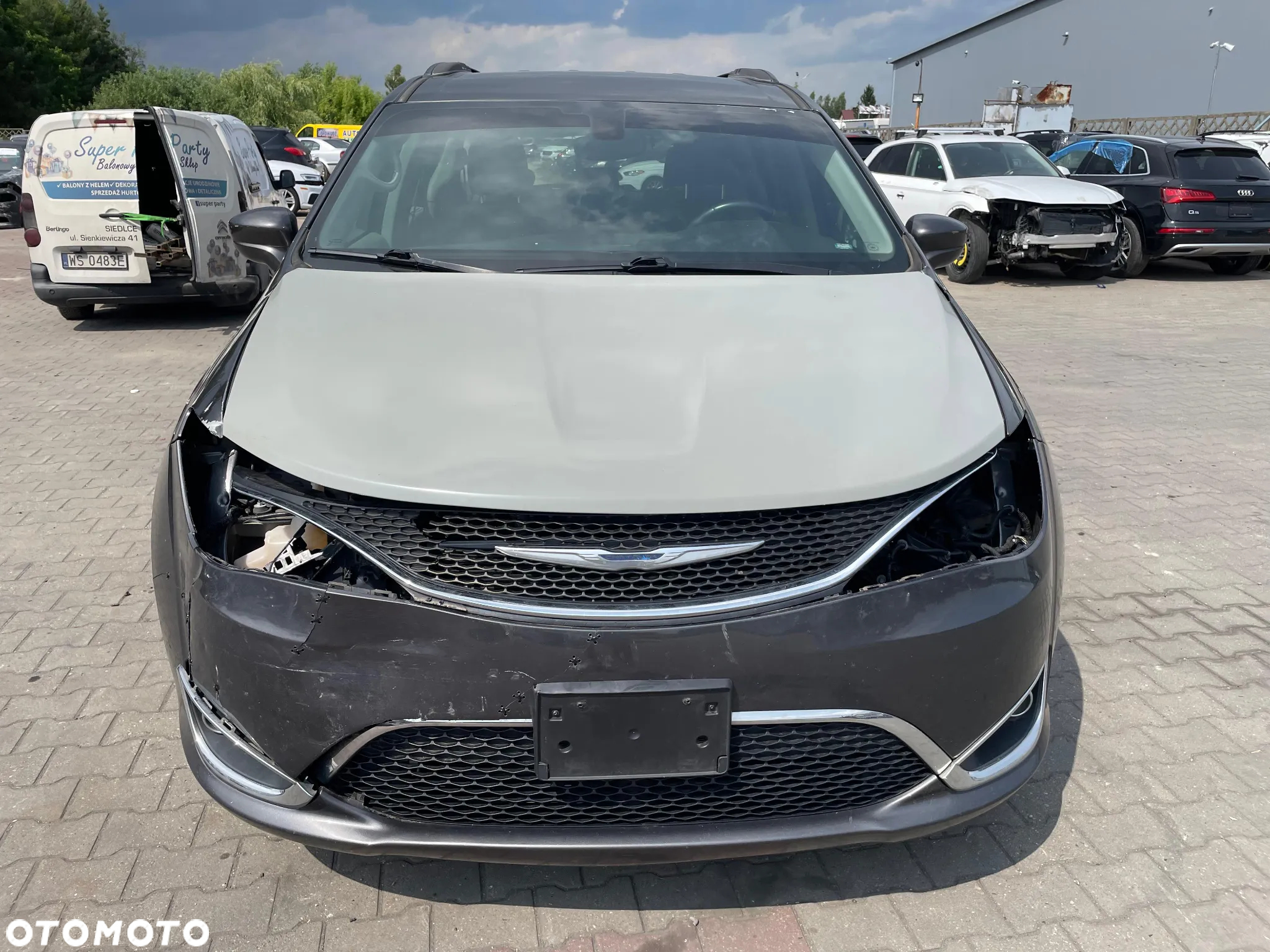Chrysler Pacifica - 5