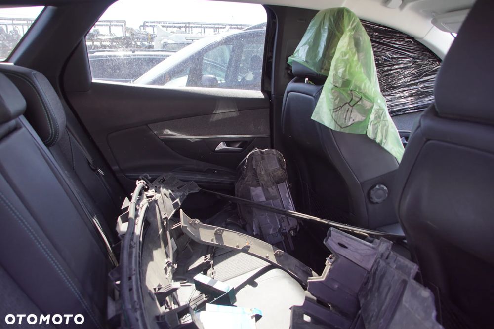 Auto na części - Peugeot 3008 II Lift 1.2 PureTech 130 KM HN05 20R101 KTV 2021R Silnik Skrzynia Drzwi Błotnik Zderzak Klapa Lampa Lusterko Klamka Szyba Deska Kokpit Sterownik Moduł Czujnik Licznik Wyświetlacz Panel - 16