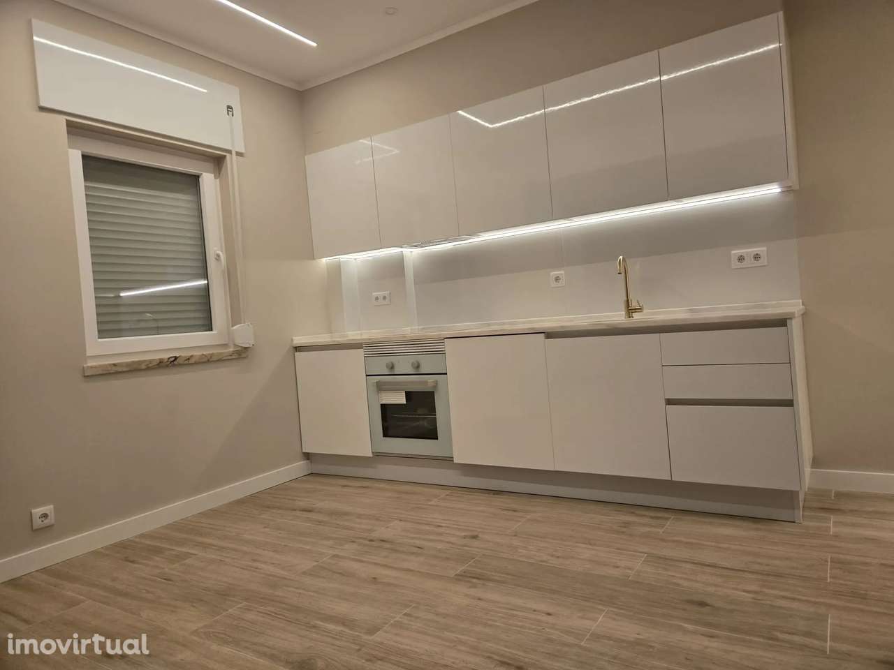 Apartamento T0 totalmente remodelado | Paço de Arcos - Grande imagem: 2/6