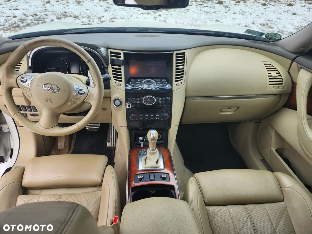 Infiniti Q70 3.0d S - 9