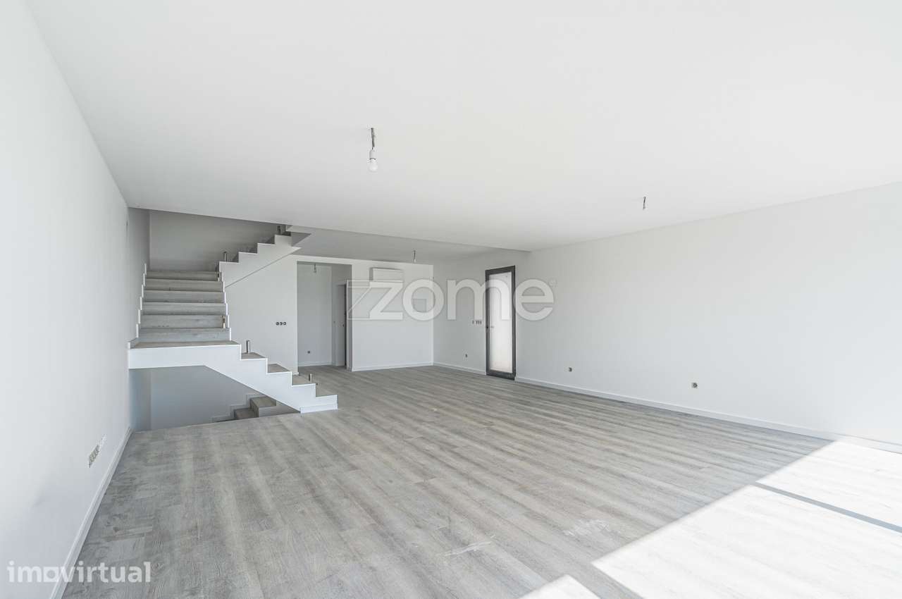 Moradia T3 - A, Vista Mar - Santo António, Funchal - View 2