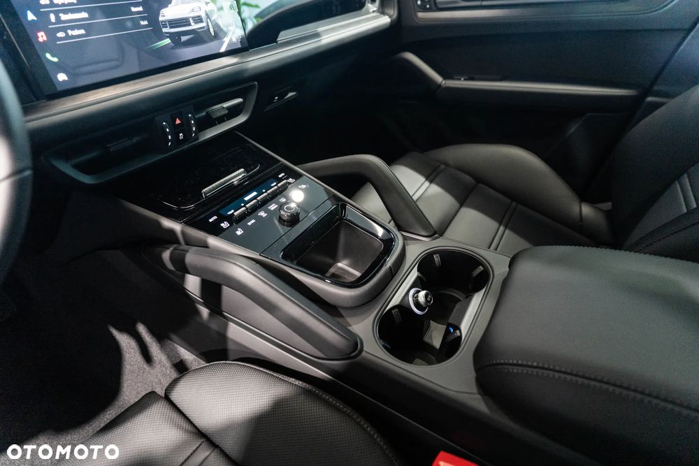 Porsche Cayenne E-Hybrid PHEV Black Edition - 29