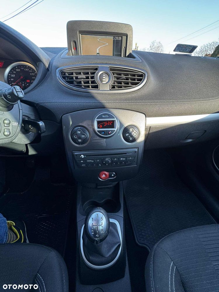 Renault Clio - 11