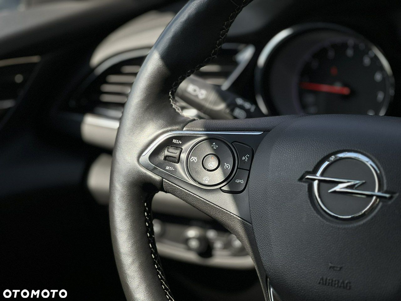 Opel Insignia 1.5 T Elite S&S - 15