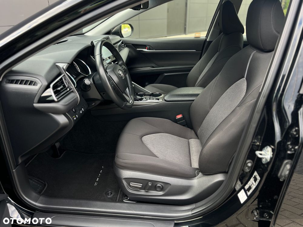 Toyota Camry 2.5 Hybrid Comfort CVT - 21