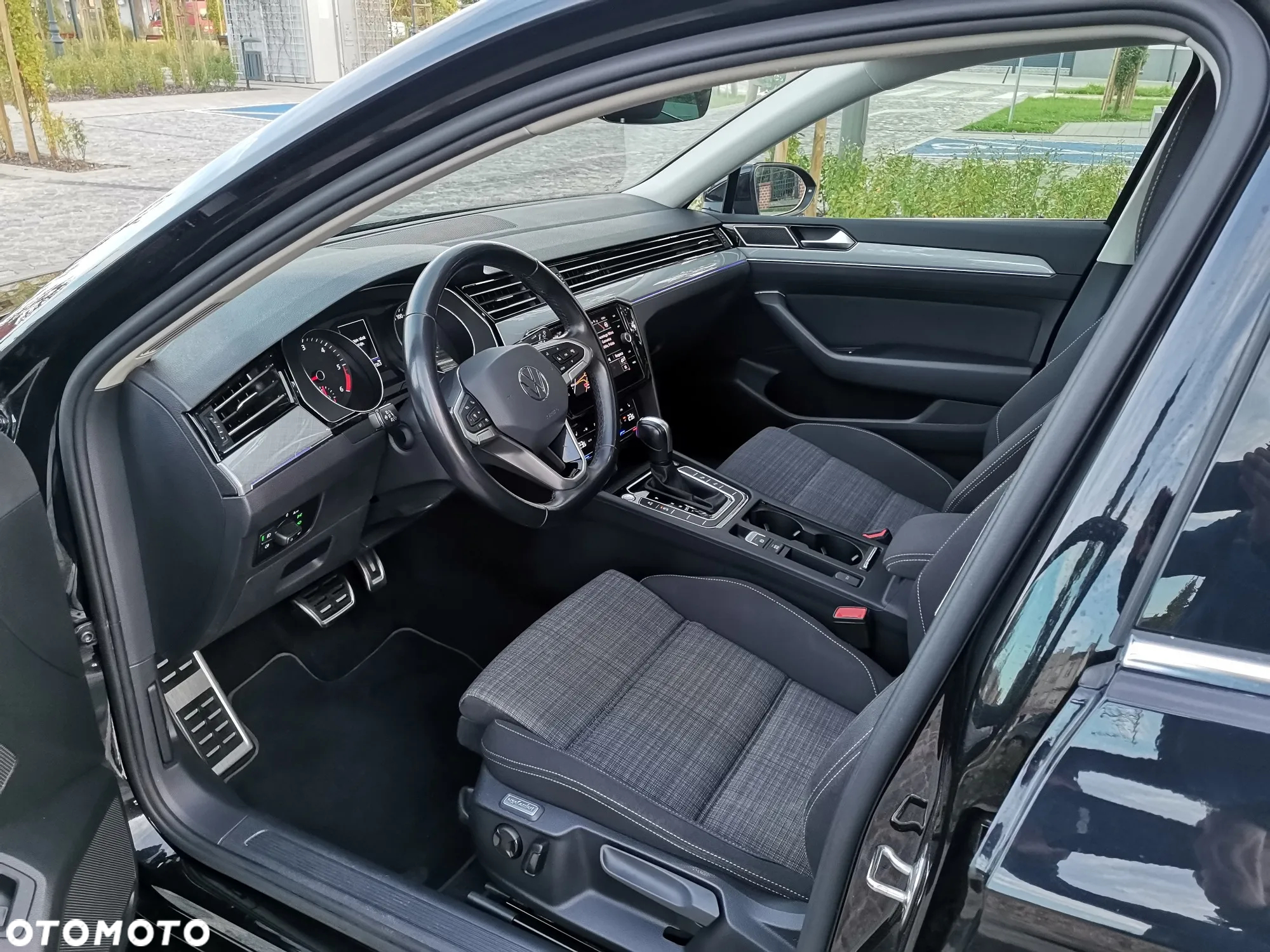 Volkswagen Passat Variant 2.0 TDI SCR DSG Elegance - 6