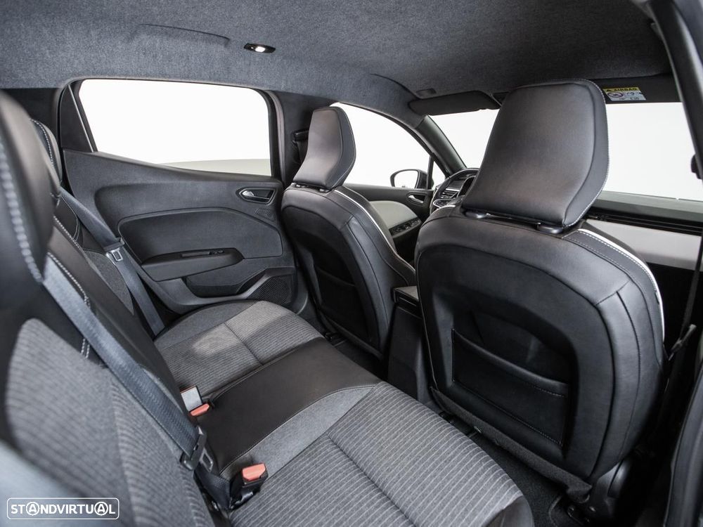 Renault Clio - 10