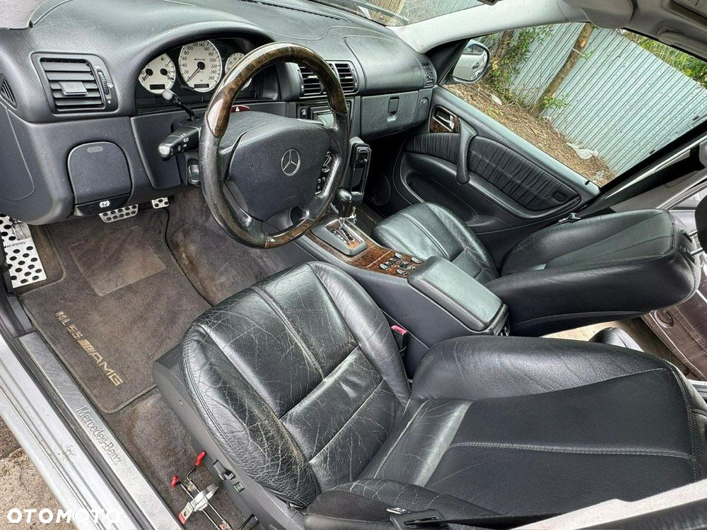Mercedes-Benz ML - 14