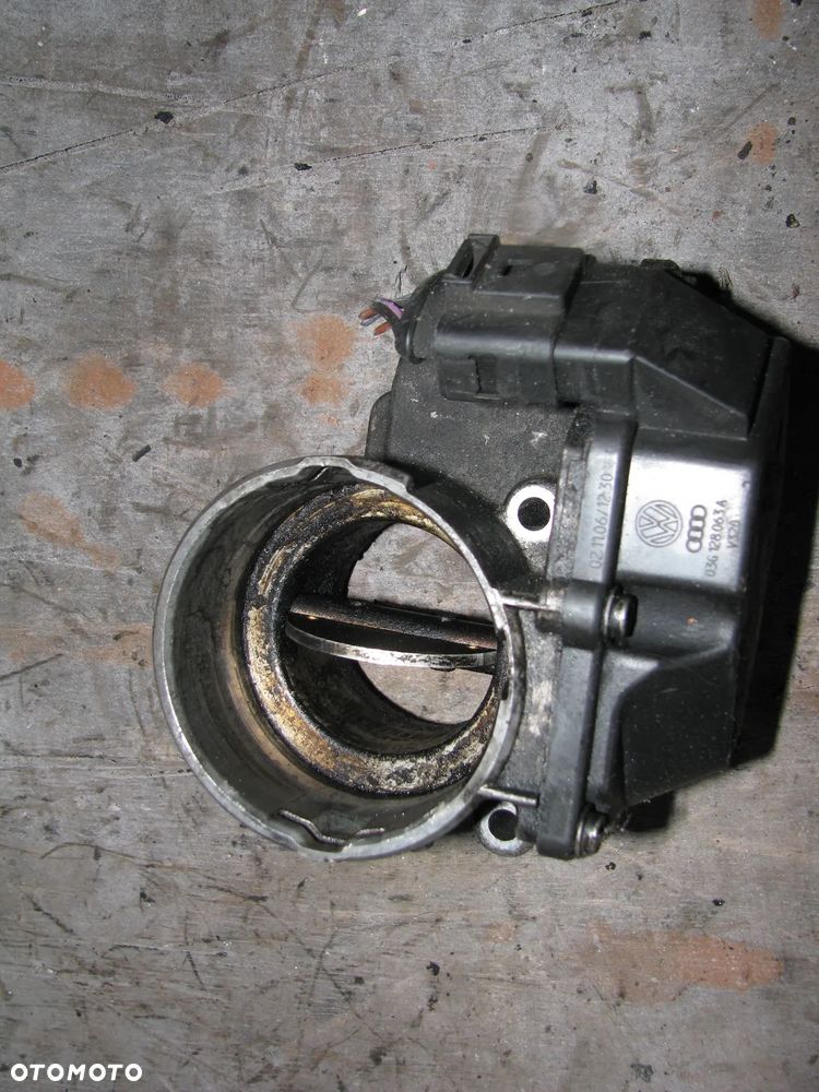 VOLKSWAGEN PASSAT B6 2,0TDI PRZEPUSTNICA POWIETRZA 5 pin 03G128063A - 1