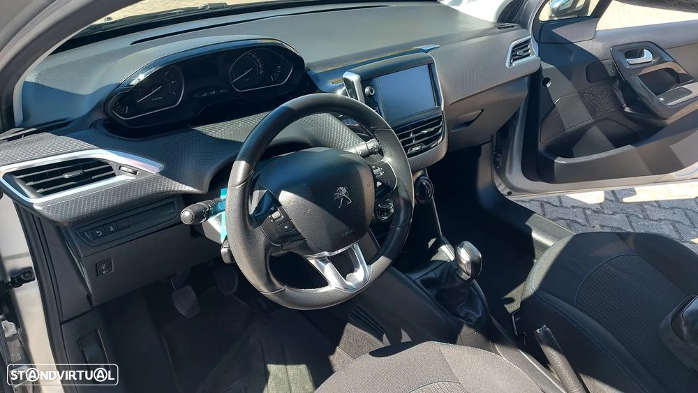 Peugeot 208 82 VTI Style - 11