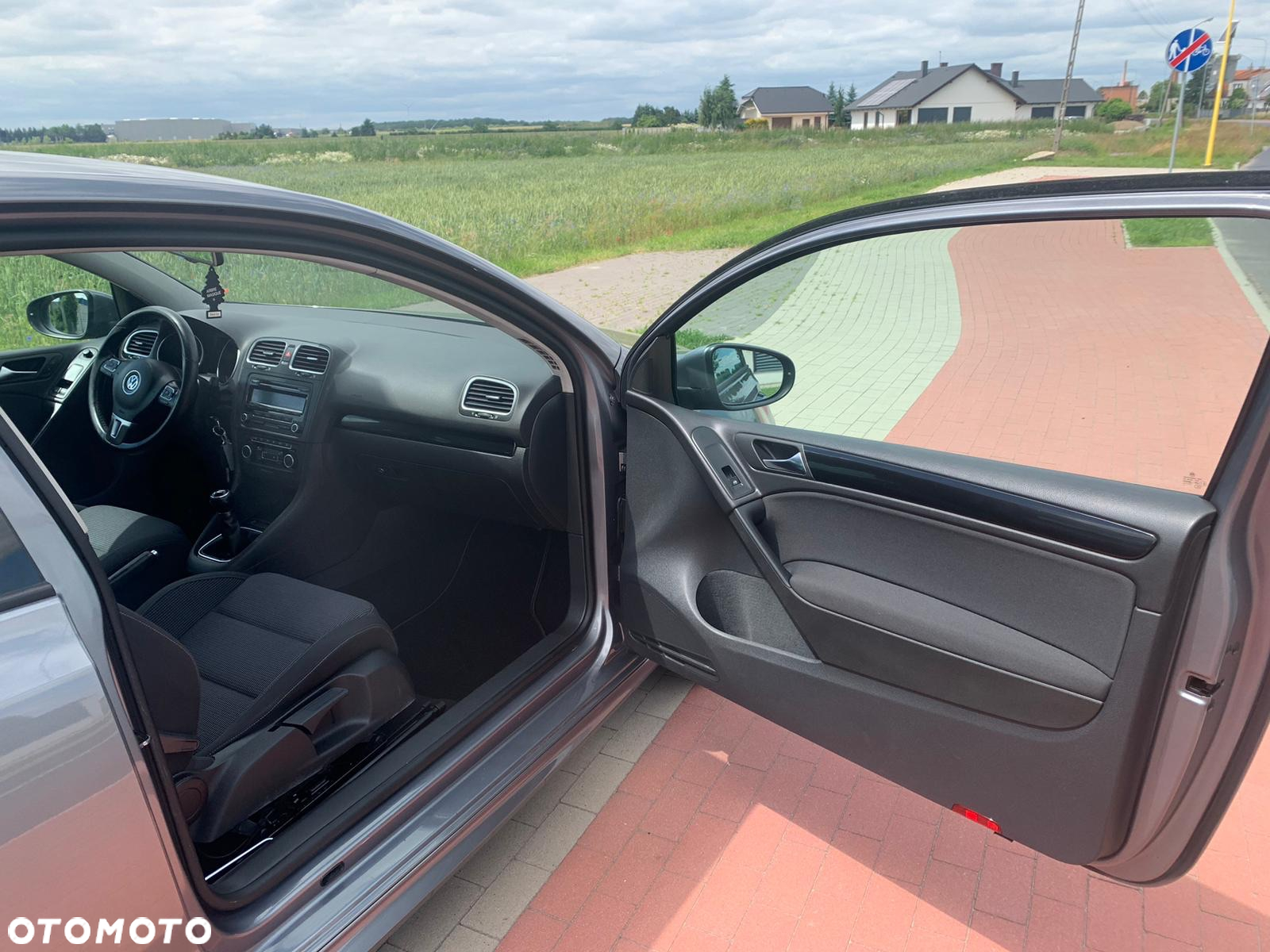Volkswagen Golf 1.6 TDI DPF BlueMotion Technology Comfortline - 28