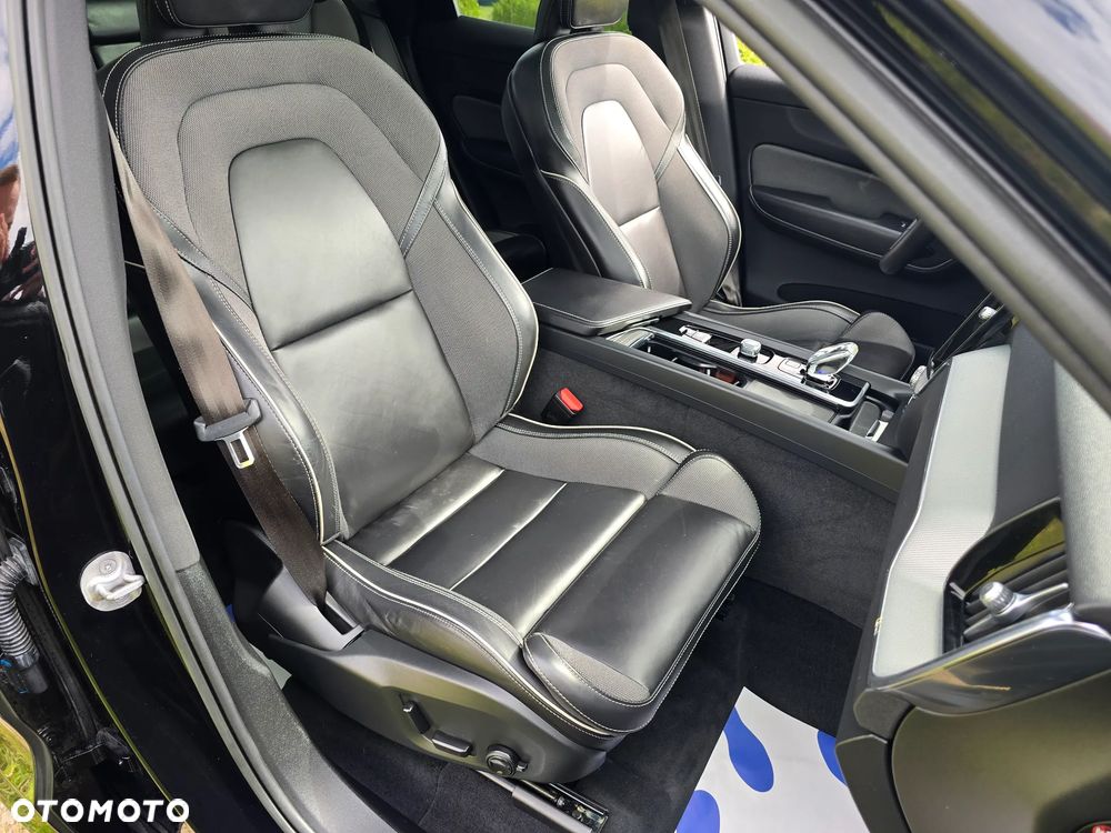 Volvo XC 60 B4 D AWD Plus Dark - 21