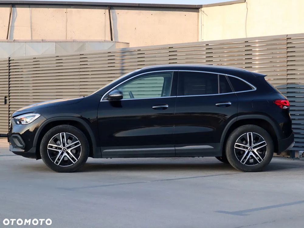 Mercedes-Benz GLA 200 d 4-Matic Progressive 8G-DCT - 2