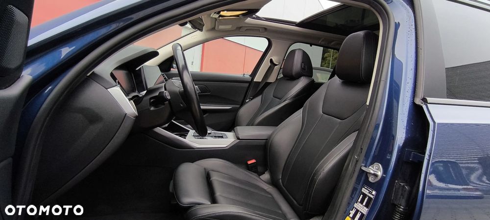 BMW Seria 3 330e Luxury Line - 14