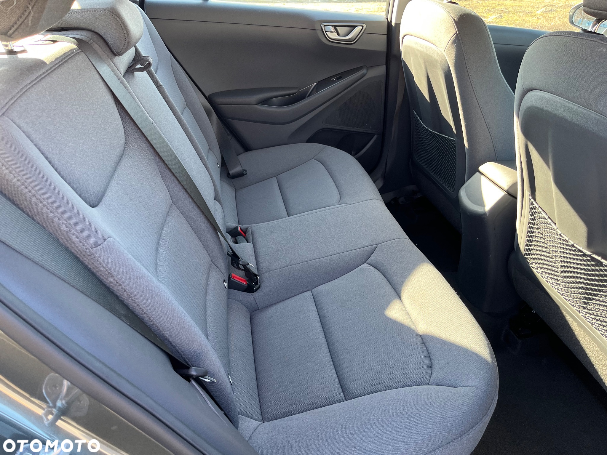 Hyundai IONIQ - 15
