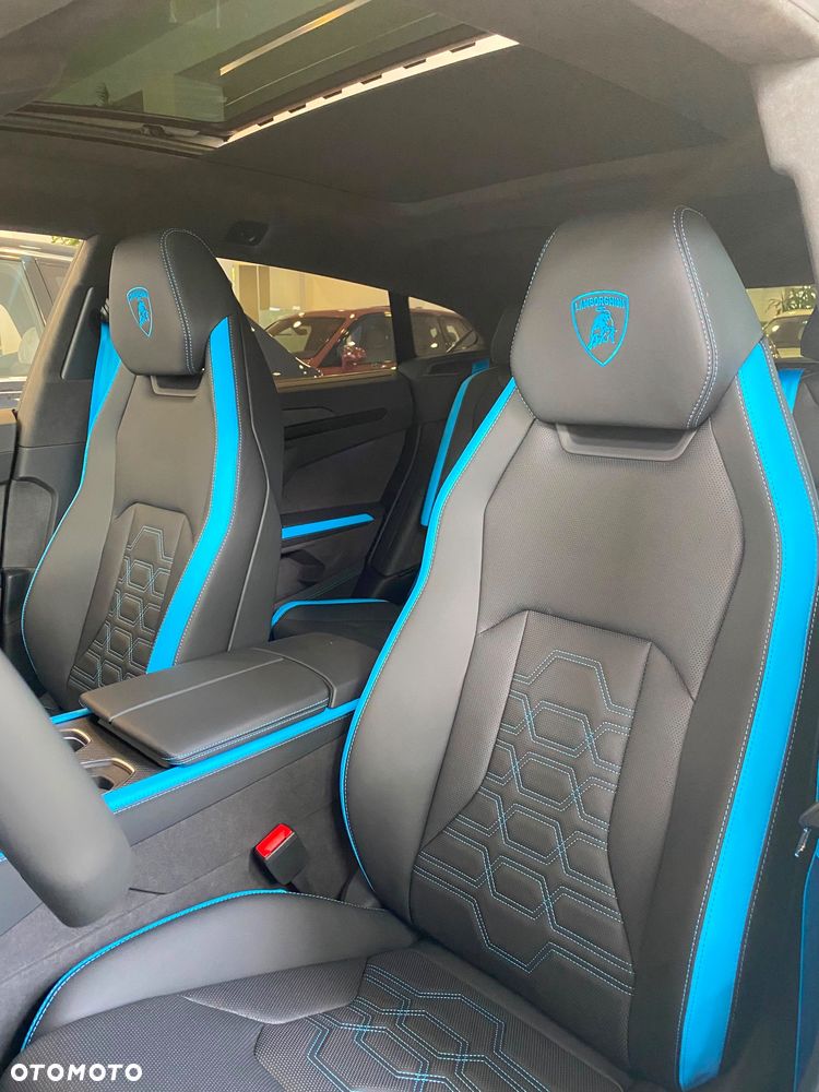 Lamborghini Urus - 12