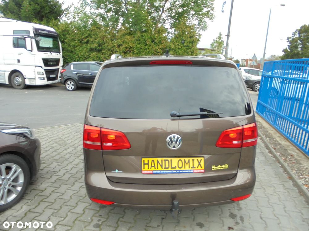 Volkswagen Touran 2.0 TDI DPF BlueMotion Technology DSG Highline - 32