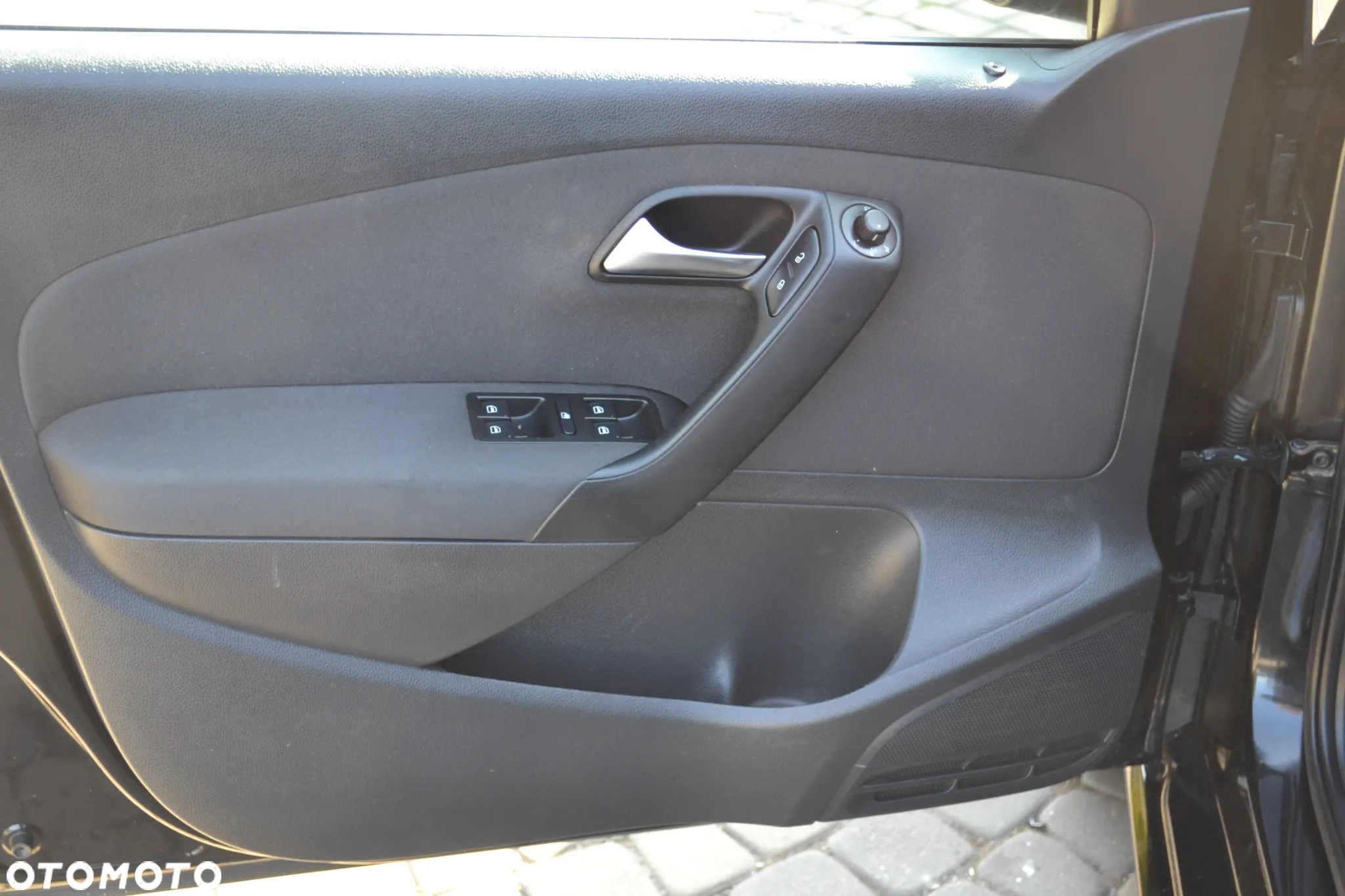 Volkswagen Polo 1.4 16V Trendline - 14