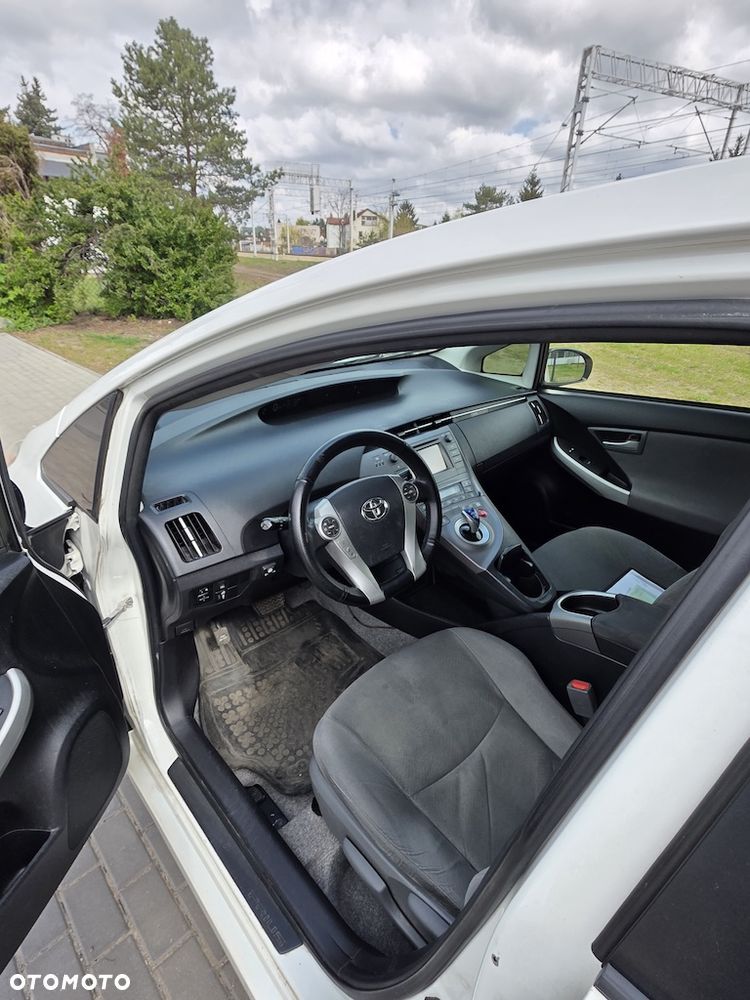 Toyota Prius 1.8 Hybrid Premium - 13