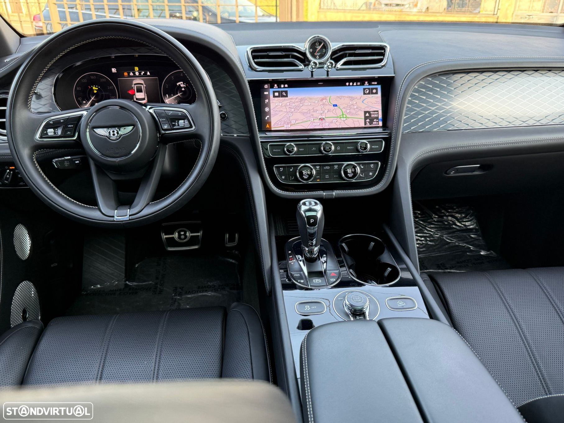 Bentley Bentayga V8 Atelier Edition - 25