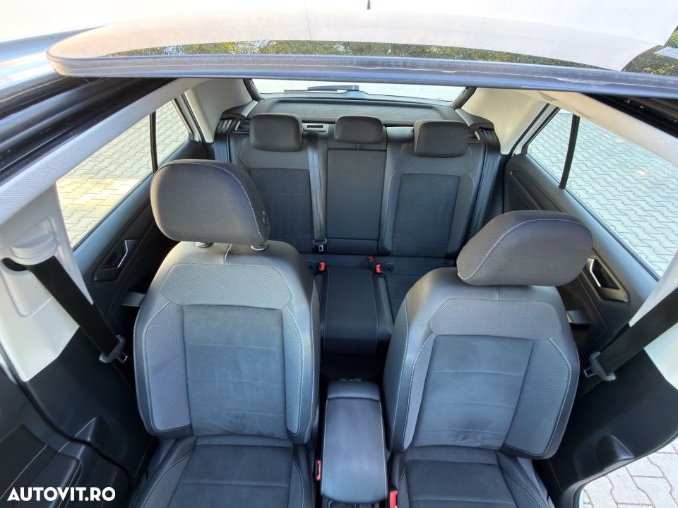 Volkswagen T-Roc - 15