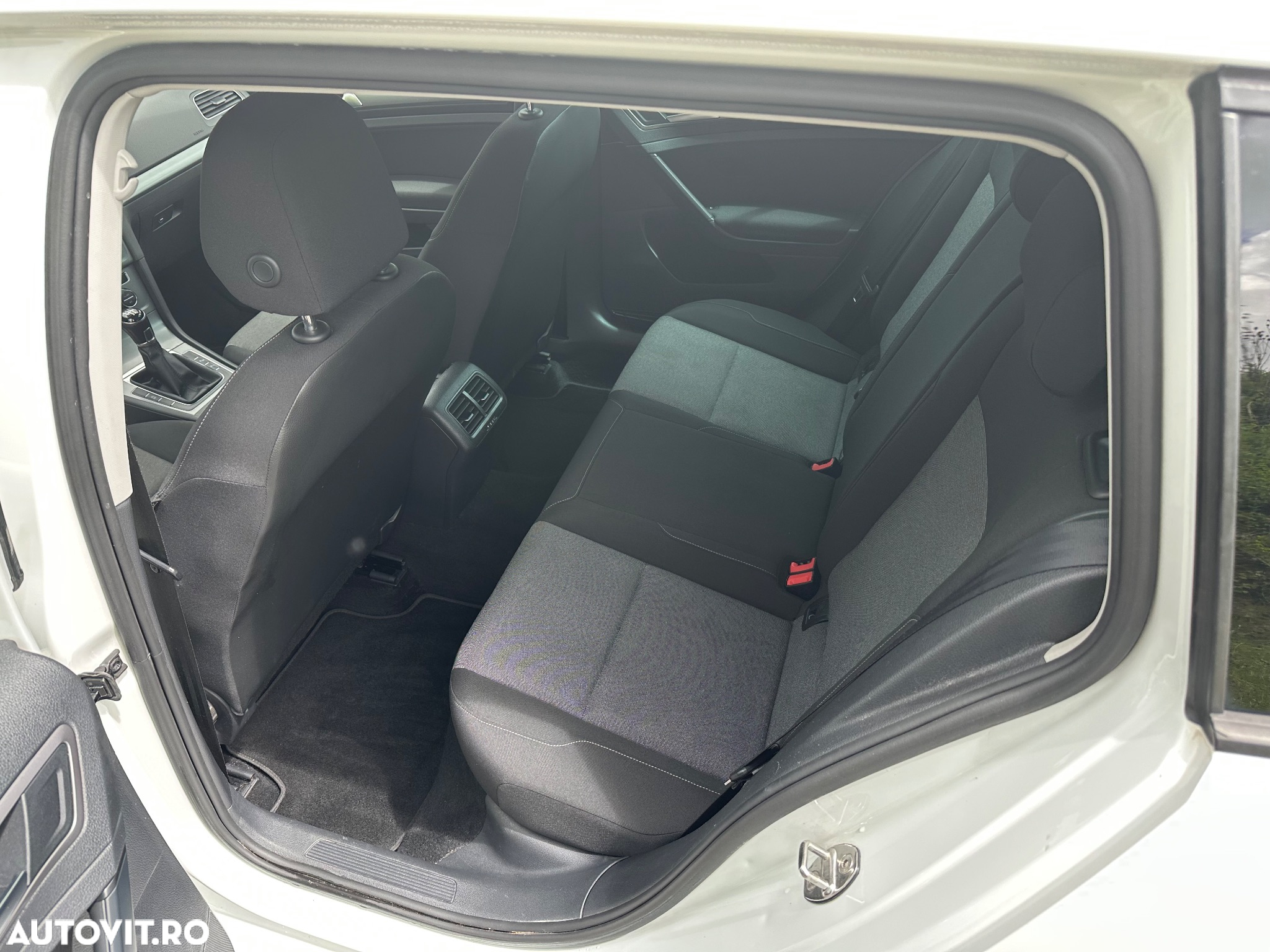 Volkswagen Golf 1.6 BlueTDI Comfortline - 9