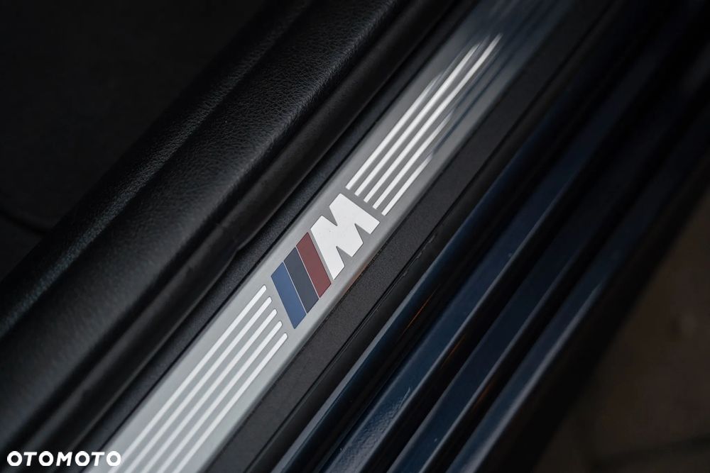 BMW Seria 5 530d xDrive Sport-Aut Luxury Line - 31