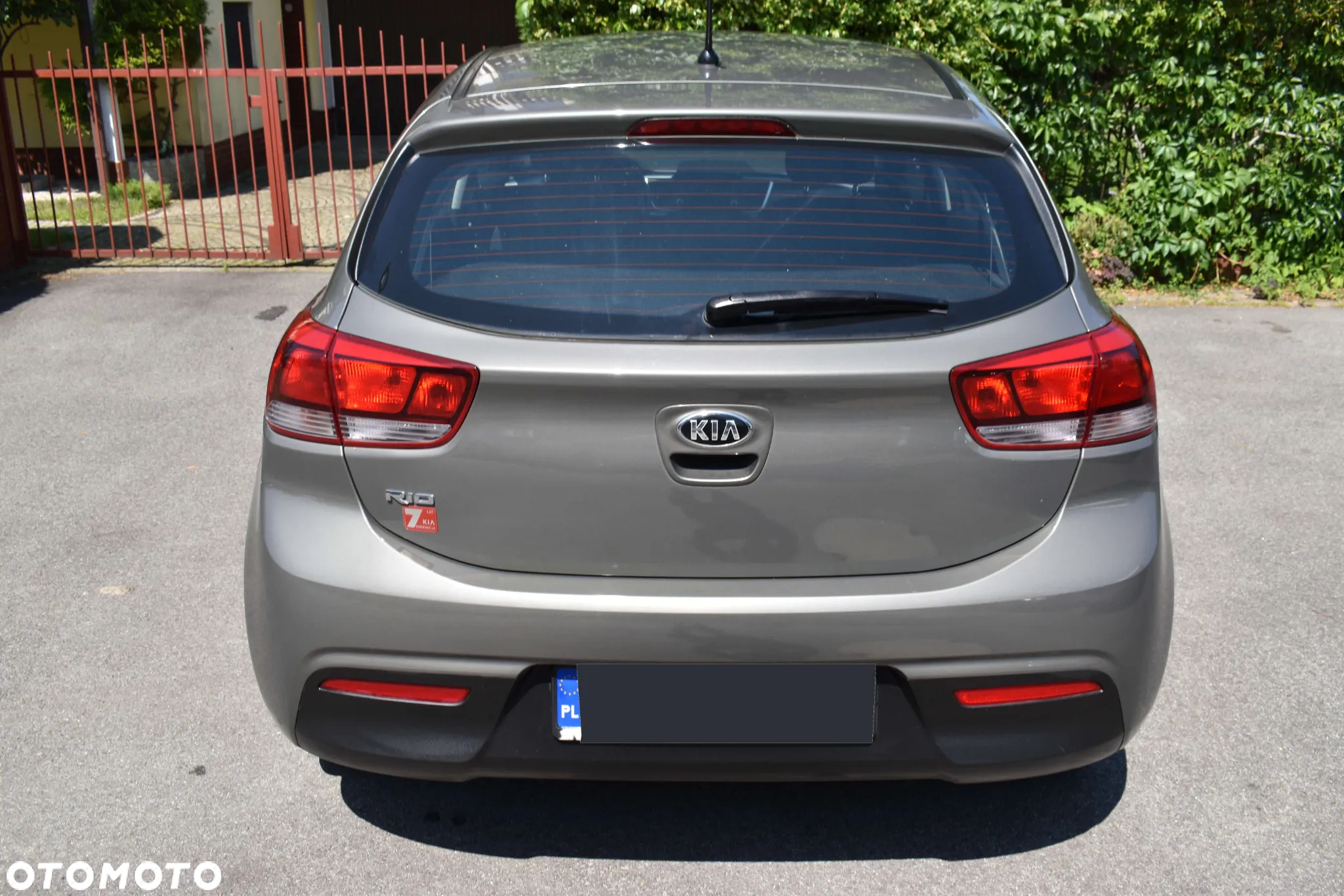 Kia Rio 1.2 L - 5