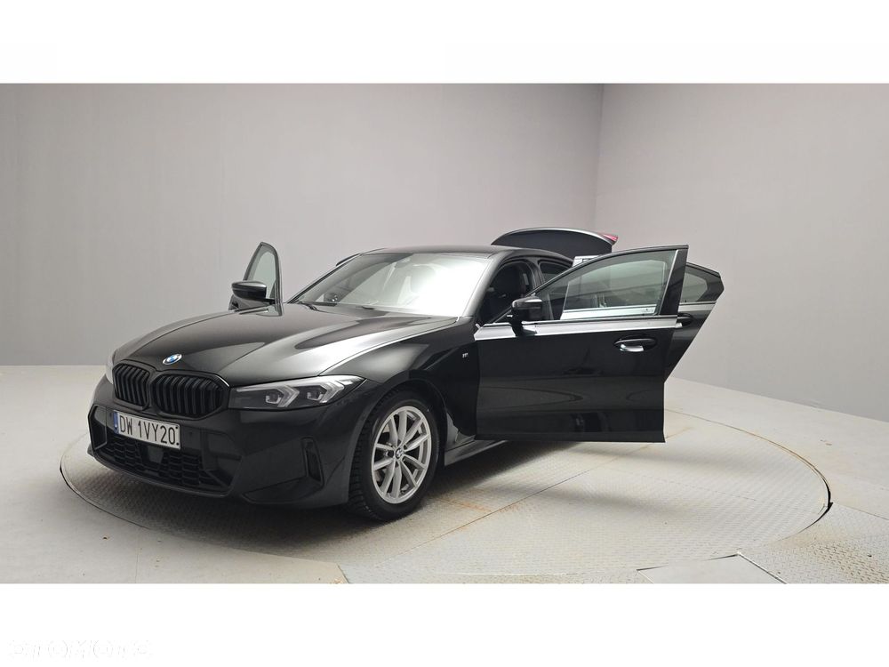 BMW Seria 3 320d xDrive mHEV M Sport - 9