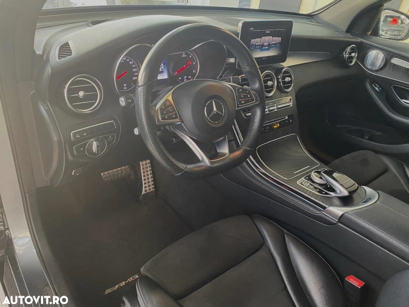 Mercedes-Benz GLC 250 d 4Matic 9G-TRONIC AMG Line - 12