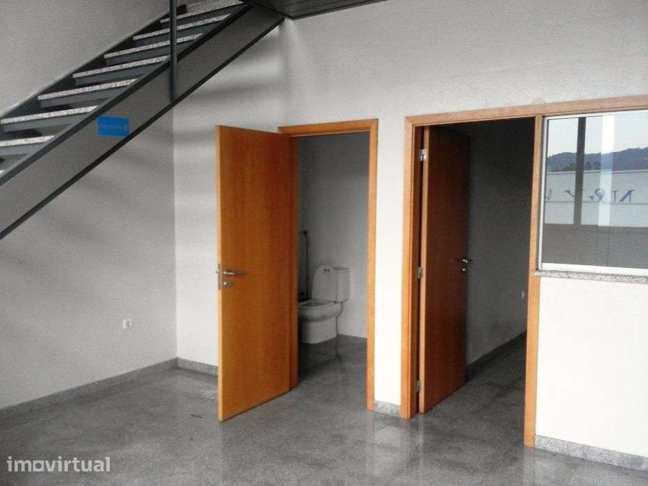 Pavilhão com 575m2 - Barcelos - Grande imagem: 3/4