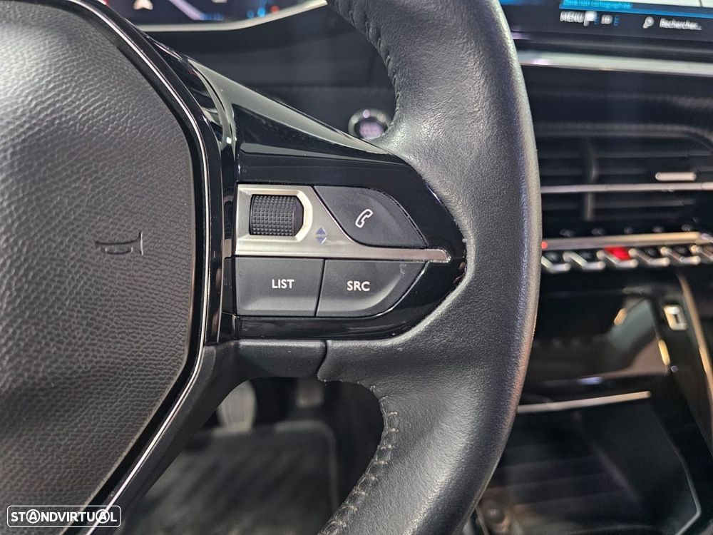 Peugeot 2008 1.2 PureTech Allure - 17