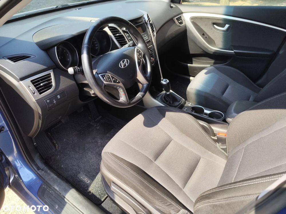 Hyundai i30 blue 1.4 YES Gold - 9
