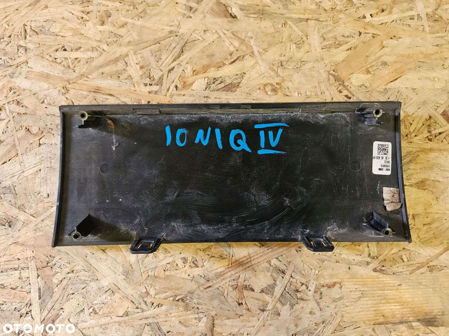 HYUNDAI IONIQ IV 16- LOGO EMBLEMAT ZNACZEK POD RADAR 86367-G2000 - 4