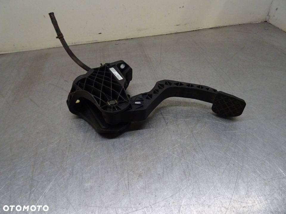 VW GOLF V 03-09 1.4MPI PEDAŁ SPRZĘGŁA 1K1721059BA - 2