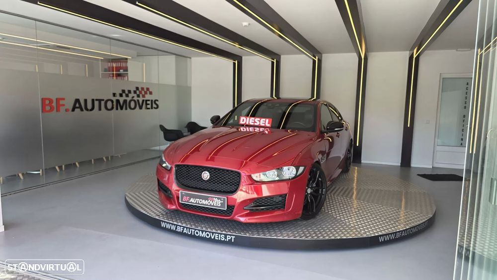 Jaguar XE 2.0 D R-Sport - 10