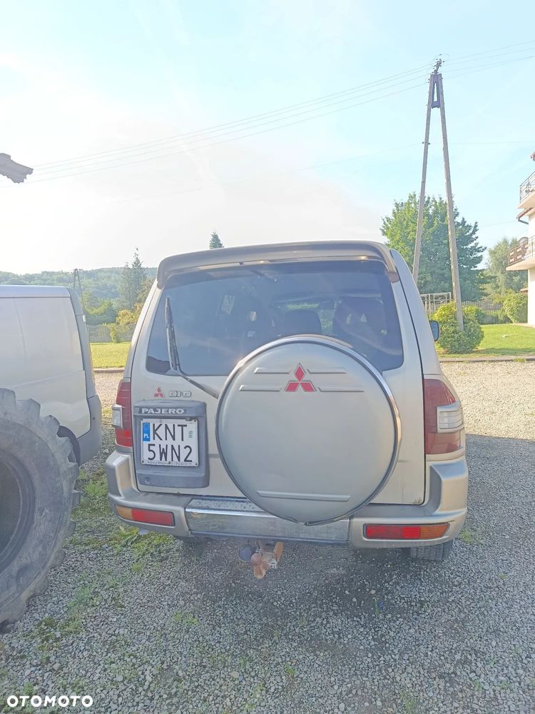 Mitsubishi Pajero - 4