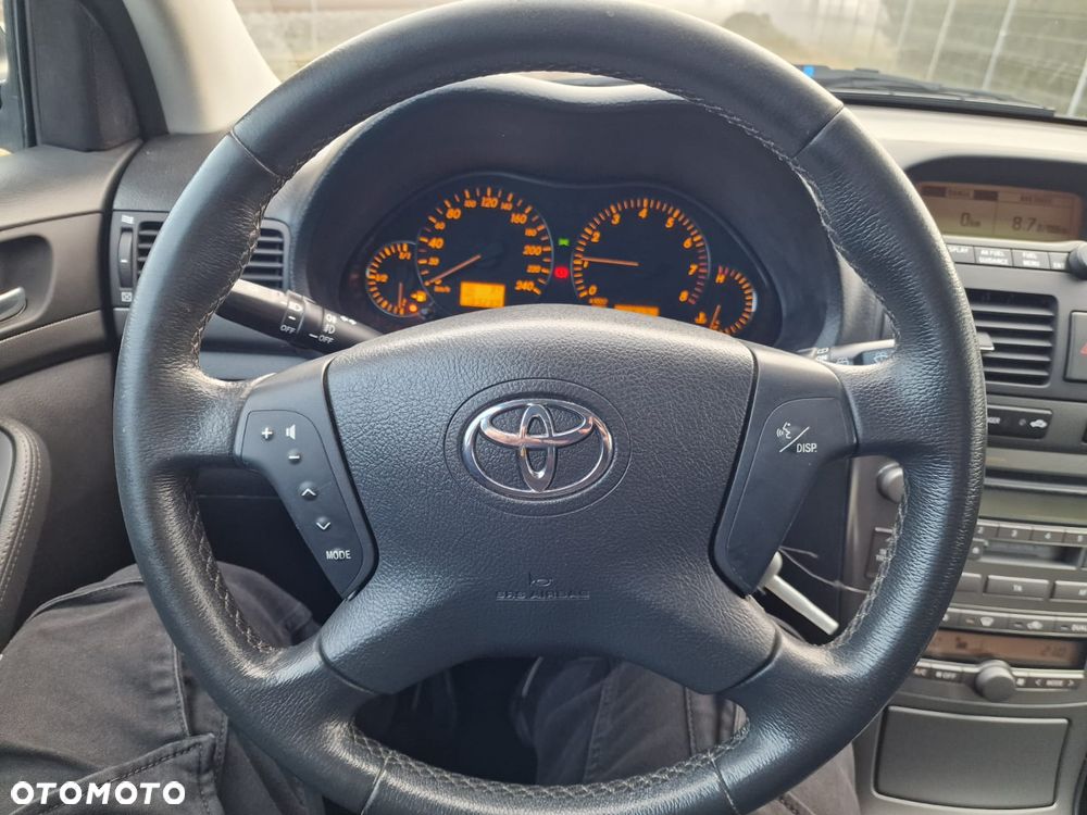 Toyota Avensis 2.0 VVT-i Executive - 14