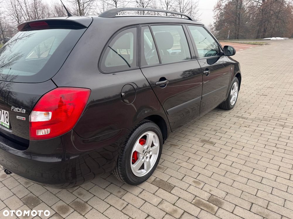 Skoda Fabia 1.2 HTP Ambiente - 11