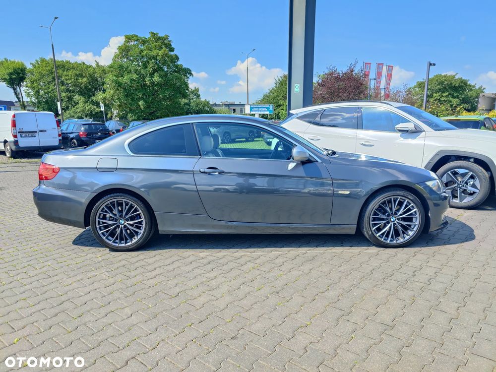 BMW Seria 3 318i Edition Exclusive - 12