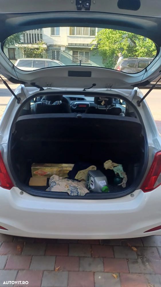 Toyota Yaris 1.4 D-4D - 11