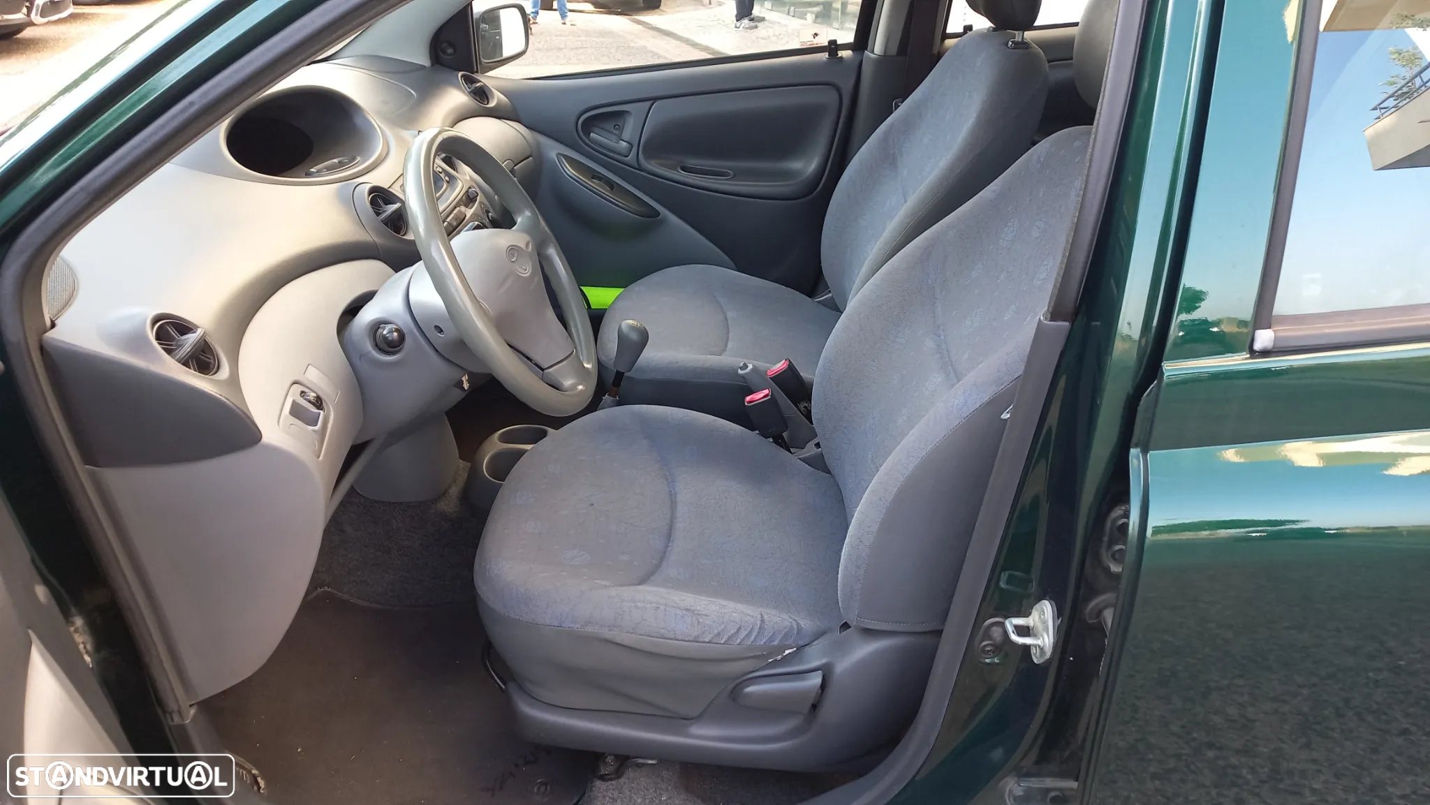 Toyota Yaris 1.0 Base C/Radio - 4