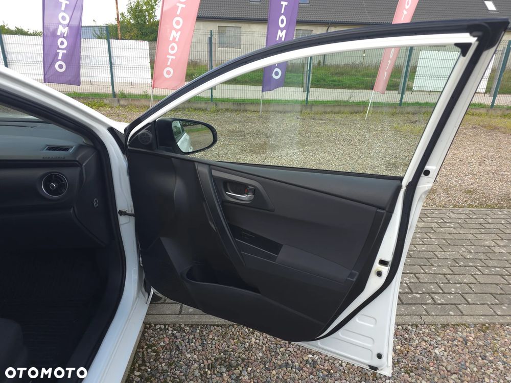 Toyota Auris 1.6 Premium - 14