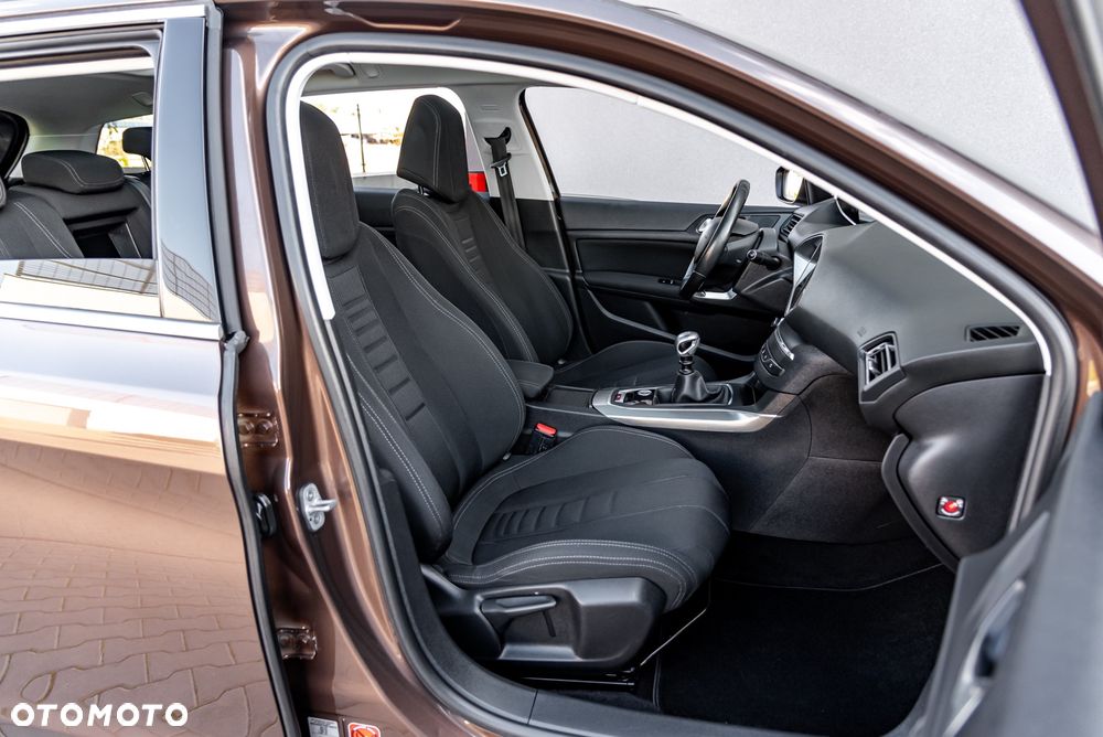 Peugeot 308 PureTech 130 Stop & Start Allure - 22