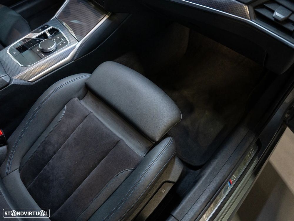BMW 320 d Pack Desportivo M Auto - 23